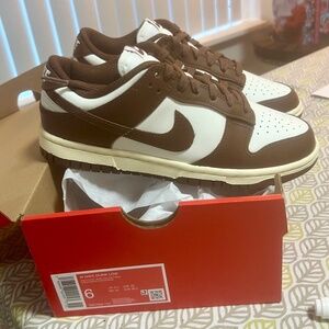 Nike dunk low woman’s size 6